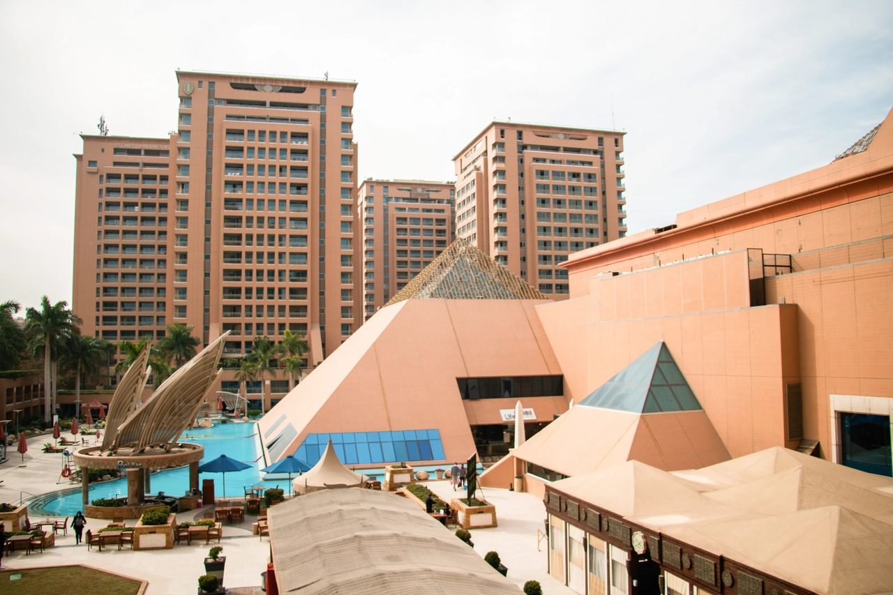 5-Star Luxury Hospitality & Architectural Suites Visual Showcase